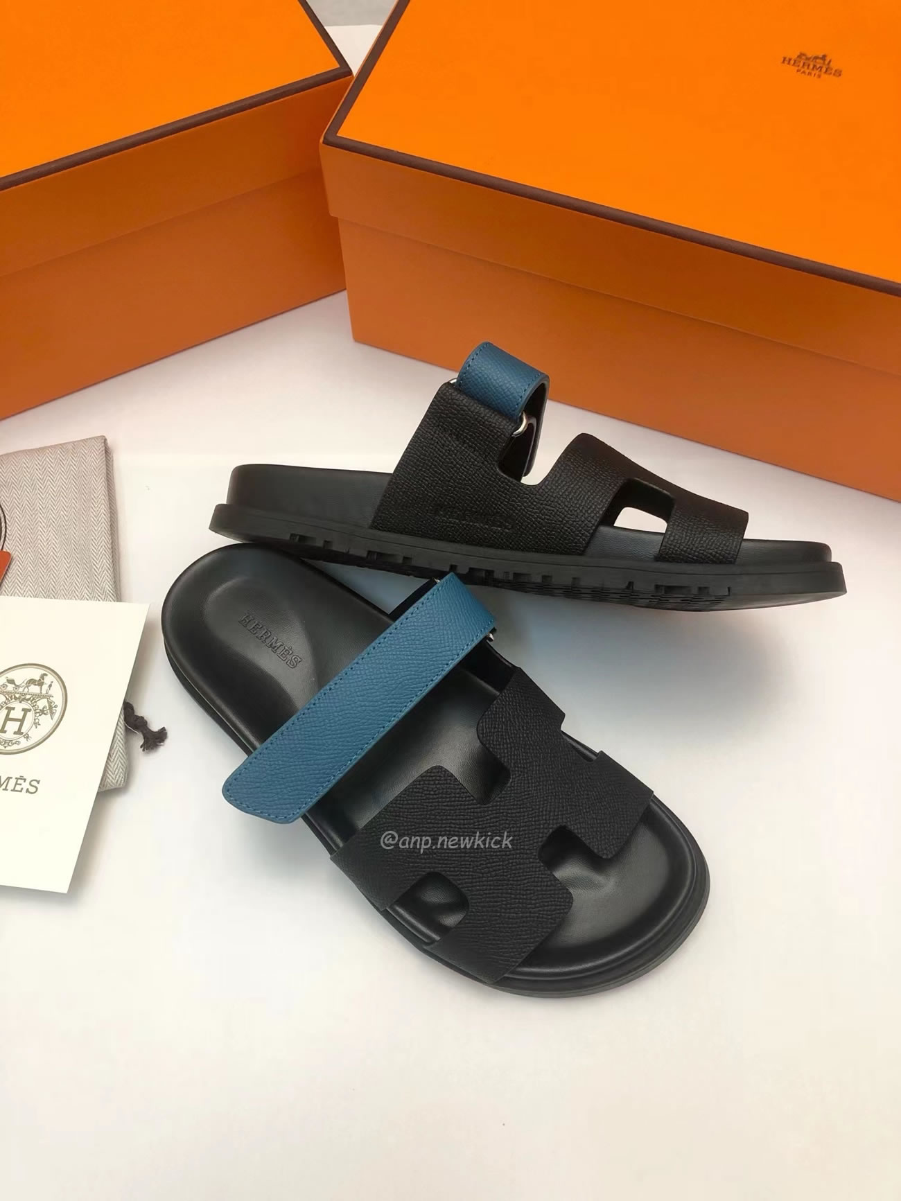 Hermes Chypre Sandal Noir Bleu Celeste (5) - www.kitistry.com Hermes Chypre Sandal Noir Bleu Celeste (5) - www.kitistry.com