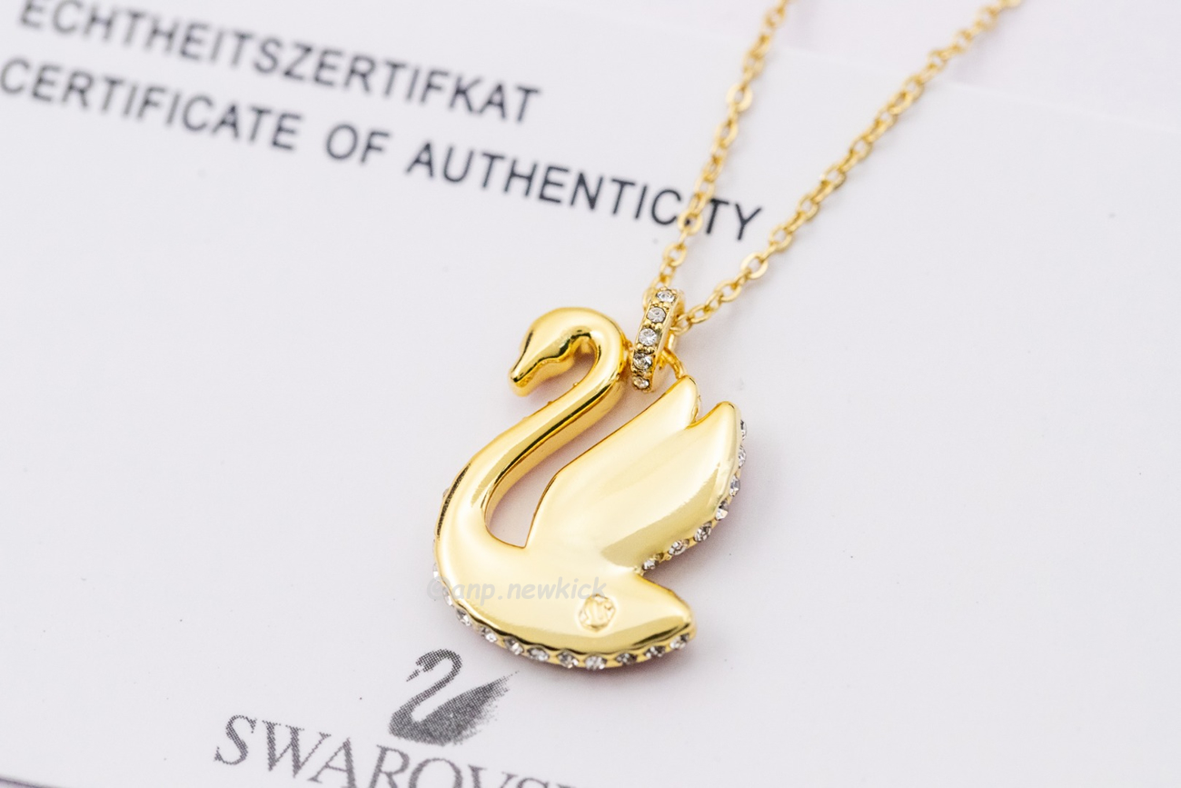Swarovski New Year Swan Collection (5) - www.kitistry.com Swarovski New Year Swan Collection (5) - www.kitistry.com