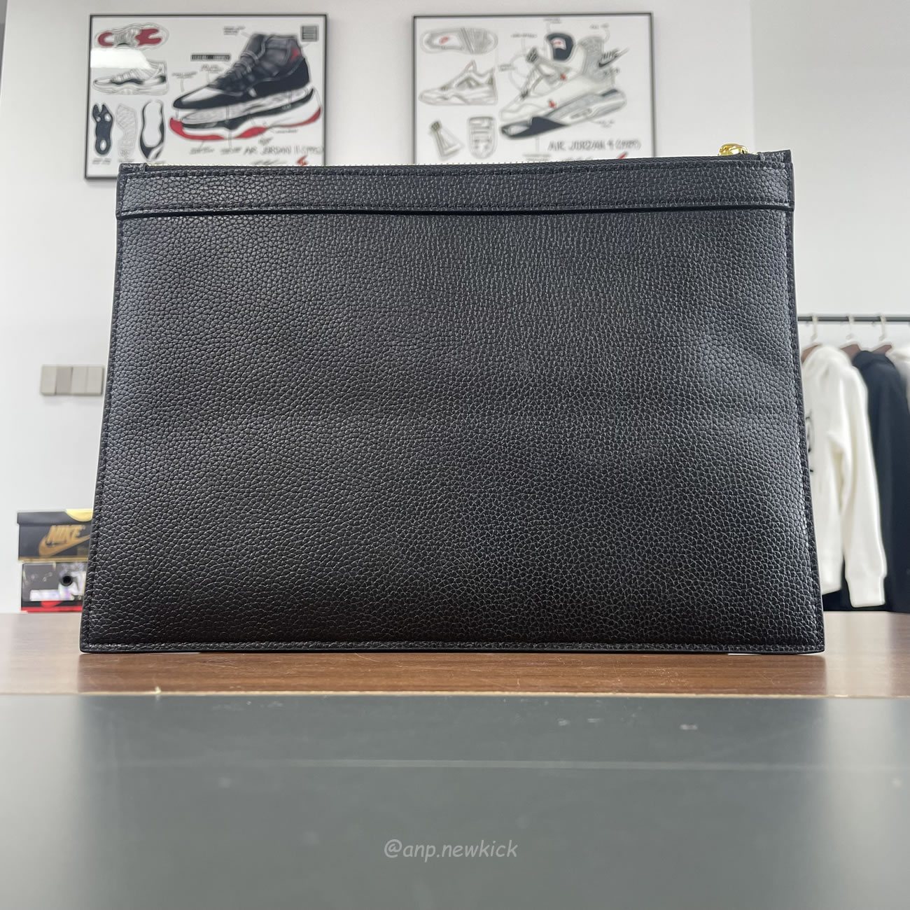 Thom Browne Logo Stamp Leather Document Holder (6) - www.kitistry.com Thom Browne Logo Stamp Leather Document Holder (6) - www.kitistry.com