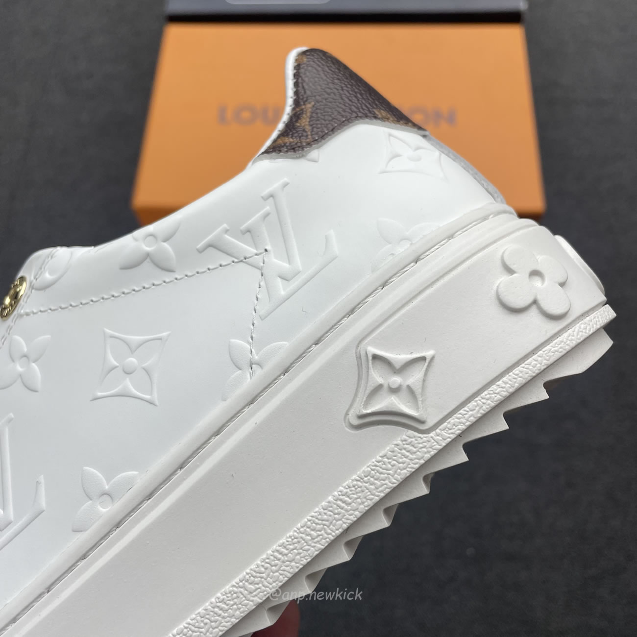 Louis Vuitton Time Out Debossed Monogram Leather White (10) - www.kitistry.com Louis Vuitton Time Out Debossed Monogram Leather White (10) - www.kitistry.com