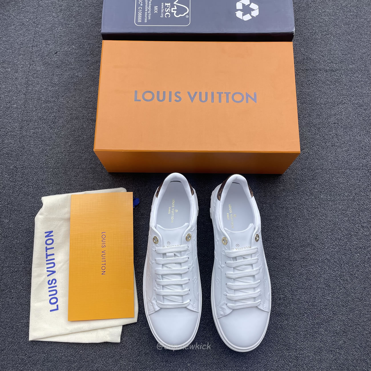 Louis Vuitton Time Out Debossed Monogram Leather White (5) - www.kitistry.com Louis Vuitton Time Out Debossed Monogram Leather White (5) - www.kitistry.com