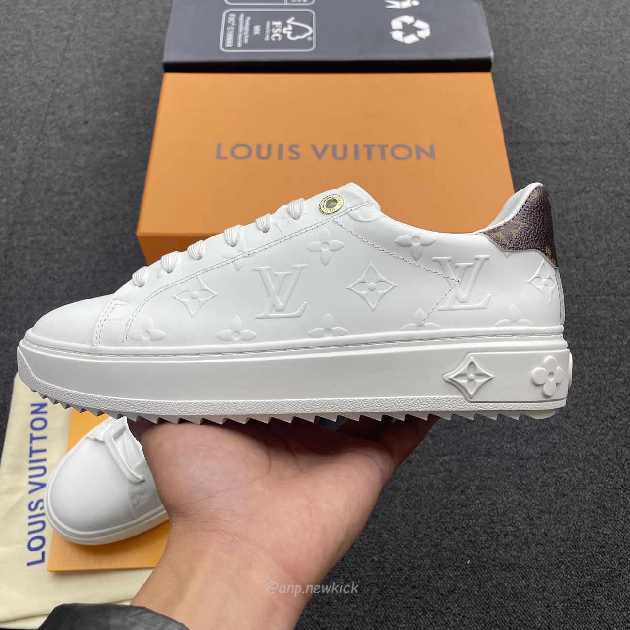 Louis Vuitton Time Out Debossed Monogram Leather White (6) - www.kitistry.com Louis Vuitton Time Out Debossed Monogram Leather White (6) - www.kitistry.com