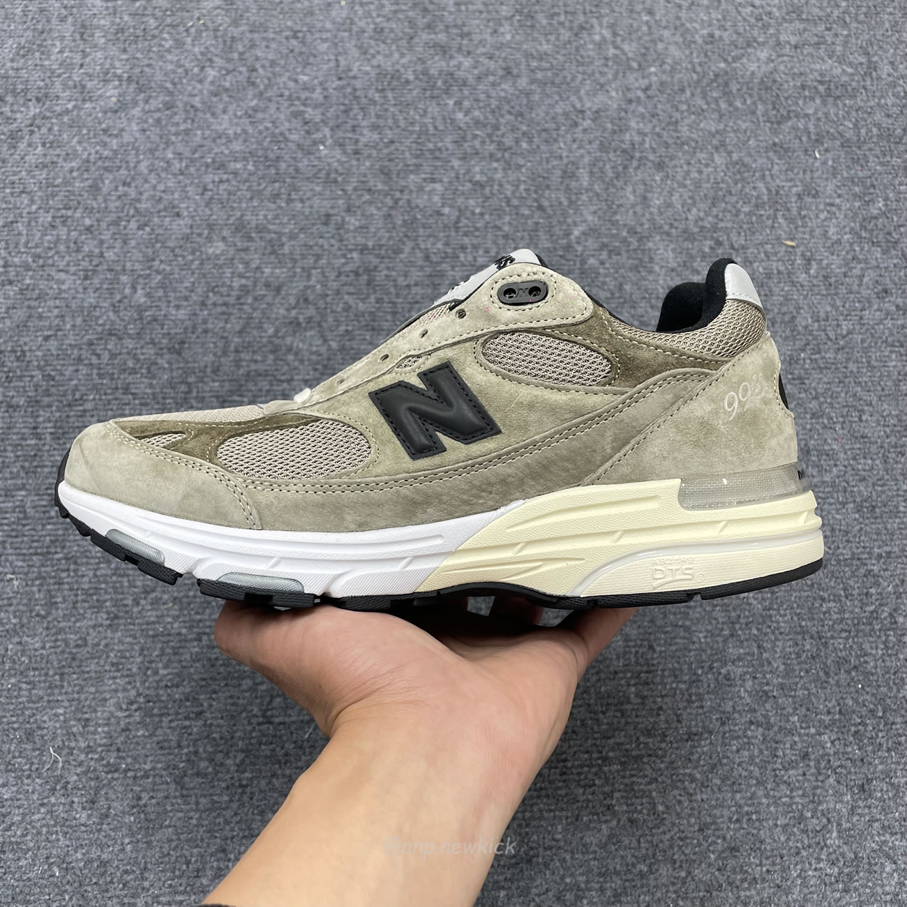 New Balance 993 Miusa Jjjjound Military Urban Grey Angora U993jj (3) - www.kitistry.com New Balance 993 Miusa Jjjjound Military Urban Grey Angora U993jj (3) - www.kitistry.com