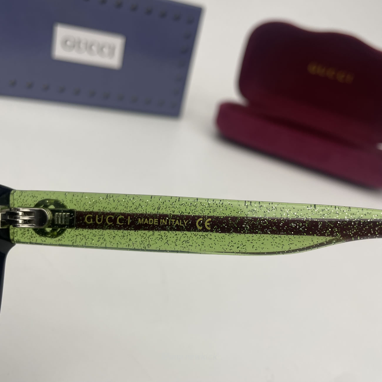 Gucci Glittered Oversized Rectangular Universal Fit Sunglasses Black Green Red (2) - www.kitistry.com Gucci Glittered Oversized Rectangular Universal Fit Sunglasses Black Green Red (2) - www.kitistry.com