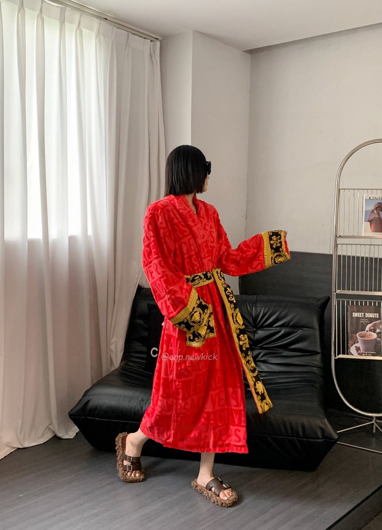 Versace Baroque Logo Jacquard Cotton Bathrobe (11) - www.kitistry.com Versace Baroque Logo Jacquard Cotton Bathrobe (11) - www.kitistry.com