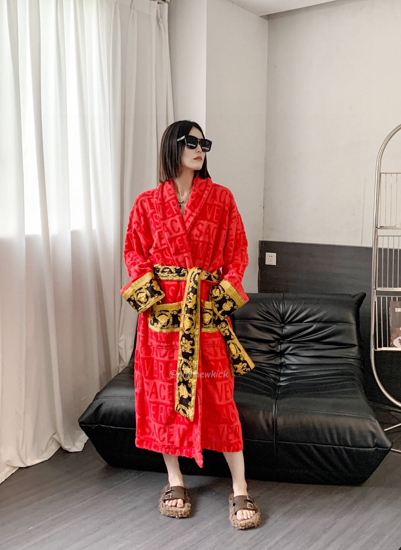 Versace Baroque Logo Jacquard Cotton Bathrobe (2) - www.kitistry.com Versace Baroque Logo Jacquard Cotton Bathrobe (2) - www.kitistry.com