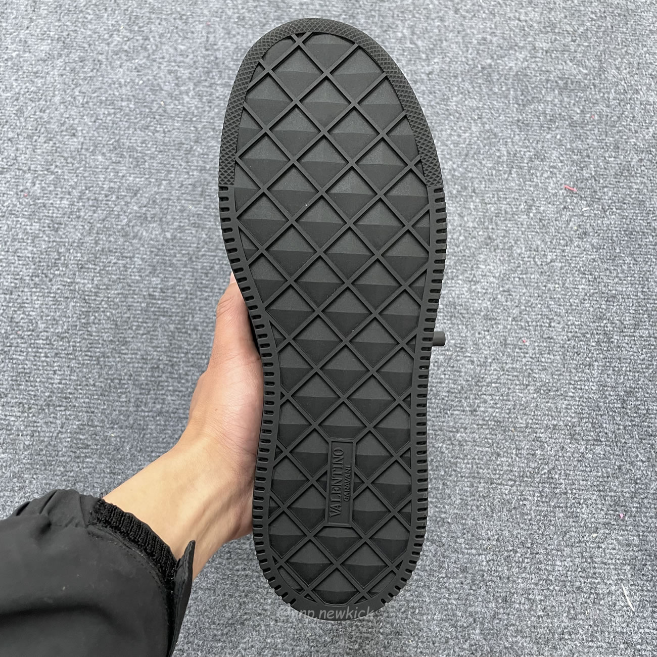 Valentino Garavani One Stud Mens Sneakers (2) - www.kitistry.com Valentino Garavani One Stud Mens Sneakers (2) - www.kitistry.com