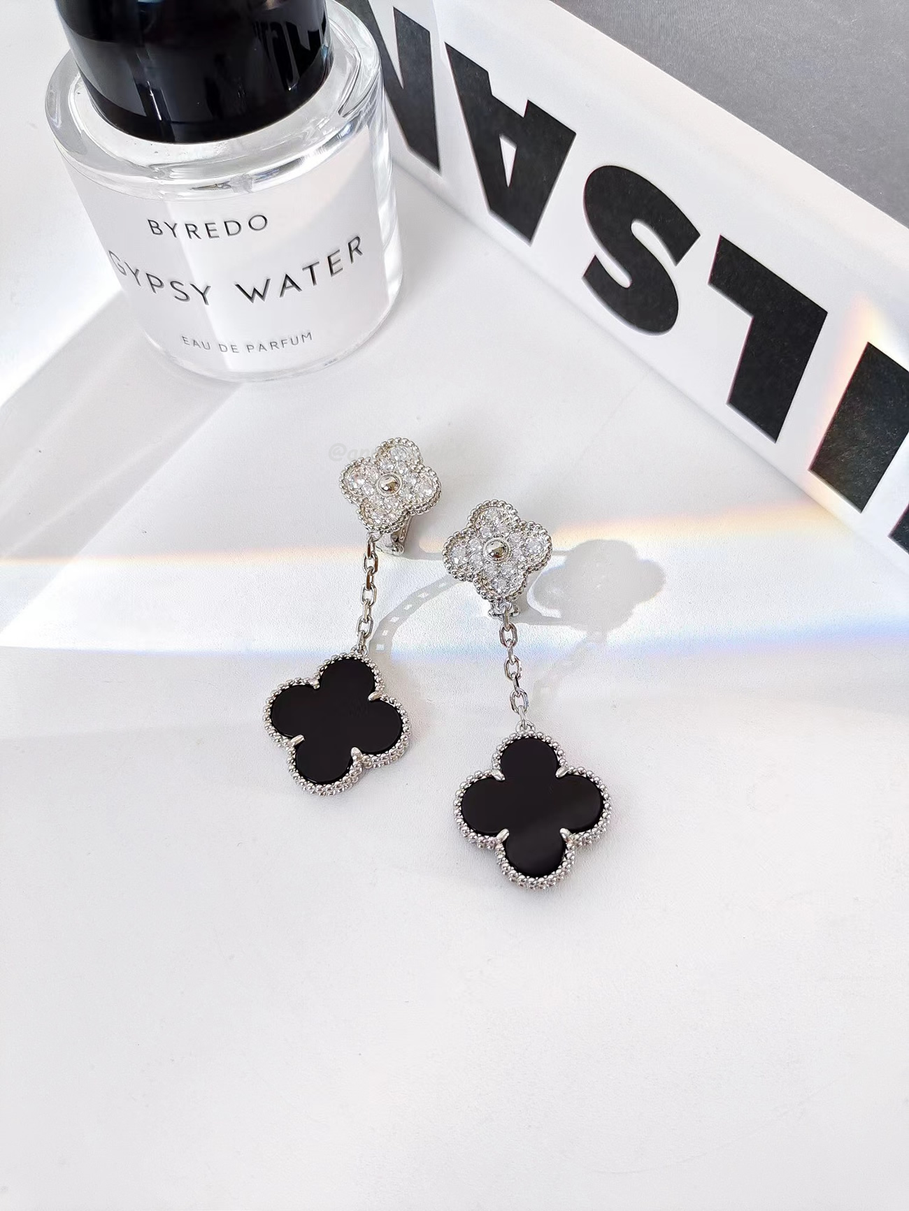 Van Cleef Arpels Magic Alhambra Earrings 2 Motifs 18k White Gold (8) - www.kitistry.com Van Cleef Arpels Magic Alhambra Earrings 2 Motifs 18k White Gold (8) - www.kitistry.com
