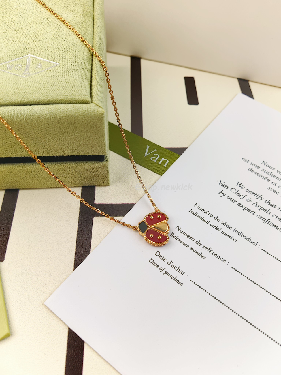 Van Cleef Arpels Full Diamond Clover Necklace (12) - www.kitistry.com Van Cleef Arpels Full Diamond Clover Necklace (12) - www.kitistry.com