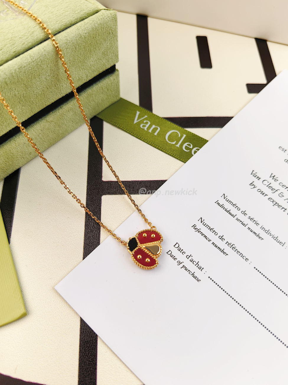 Van Cleef Arpels Full Diamond Clover Necklace (15) - www.kitistry.com Van Cleef Arpels Full Diamond Clover Necklace (15) - www.kitistry.com
