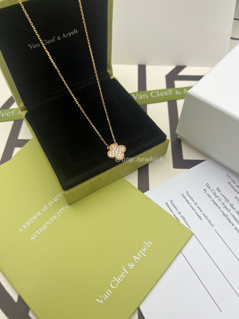 Van Cleef Arpels Full Diamond Clover Necklace (2) - www.kitistry.com Van Cleef Arpels Full Diamond Clover Necklace (2) - www.kitistry.com