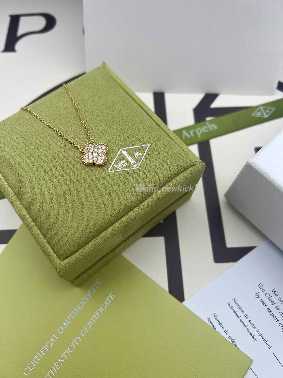 Van Cleef Arpels Full Diamond Clover Necklace (5) - www.kitistry.com Van Cleef Arpels Full Diamond Clover Necklace (5) - www.kitistry.com