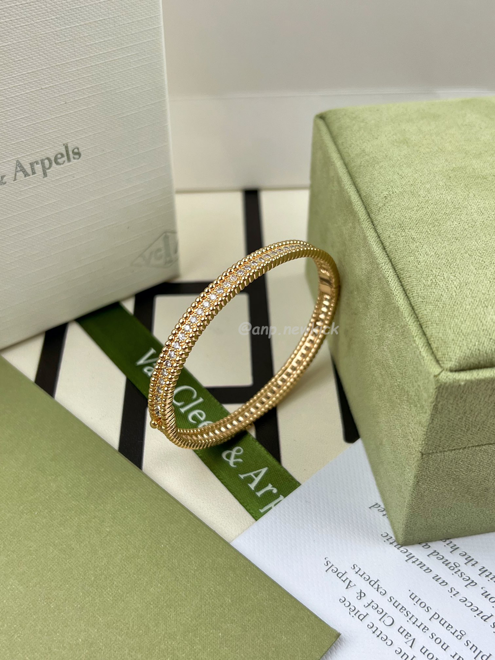 Van Cleef Arpels Full Diamond Bracelet (5) - www.kitistry.com Van Cleef Arpels Full Diamond Bracelet (5) - www.kitistry.com
