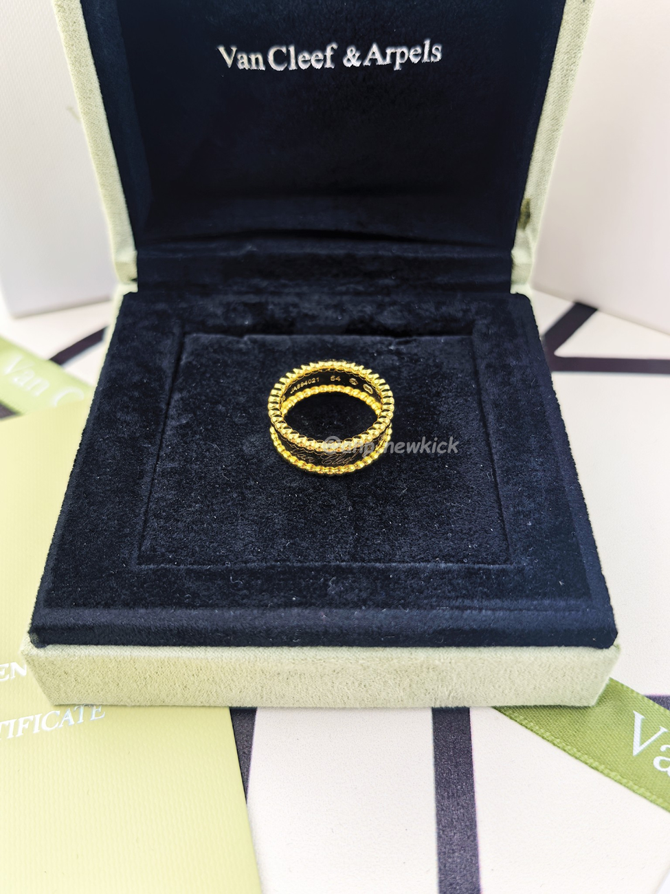 Van Cleef Arpels Full Diamond Ring (5) - www.kitistry.com Van Cleef Arpels Full Diamond Ring (5) - www.kitistry.com