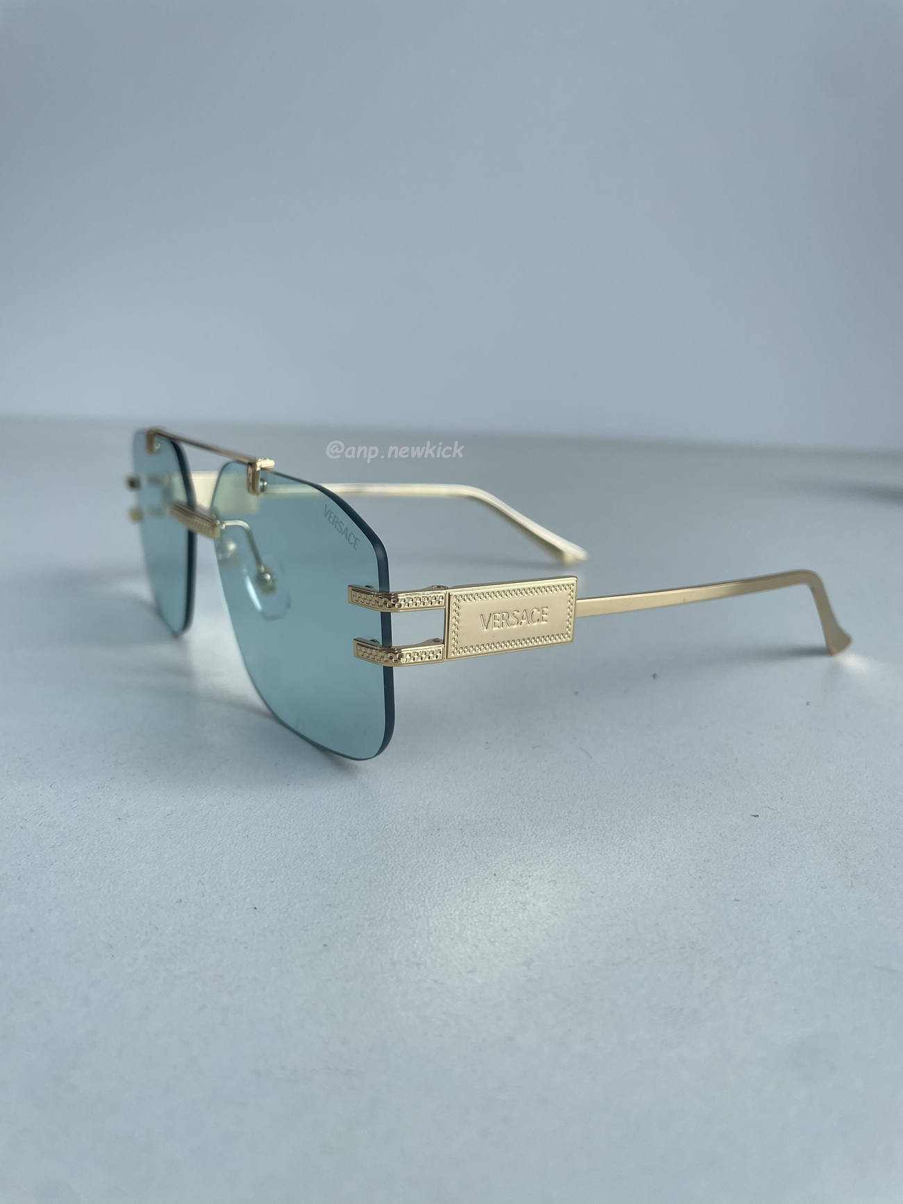 Versace Damier Plaque Sunglasses Black Gold (5) - www.kitistry.com Versace Damier Plaque Sunglasses Black Gold (5) - www.kitistry.com