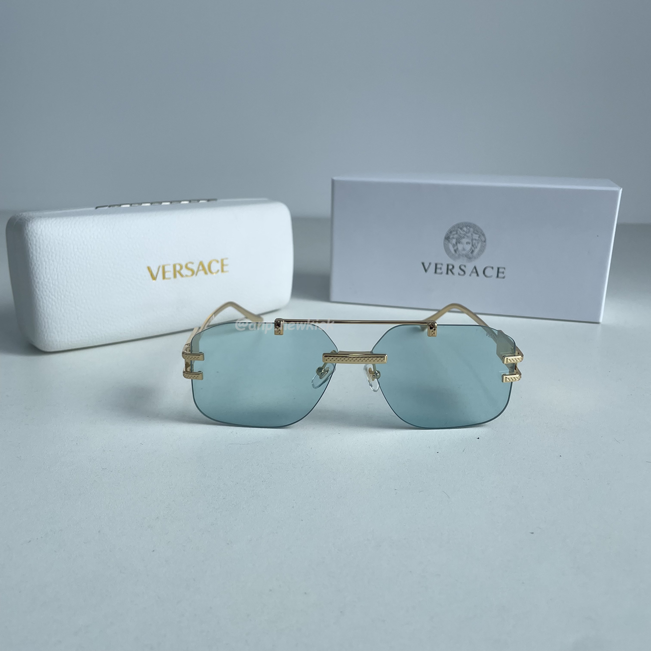Versace Damier Plaque Sunglasses Black Gold (7) - www.kitistry.com Versace Damier Plaque Sunglasses Black Gold (7) - www.kitistry.com