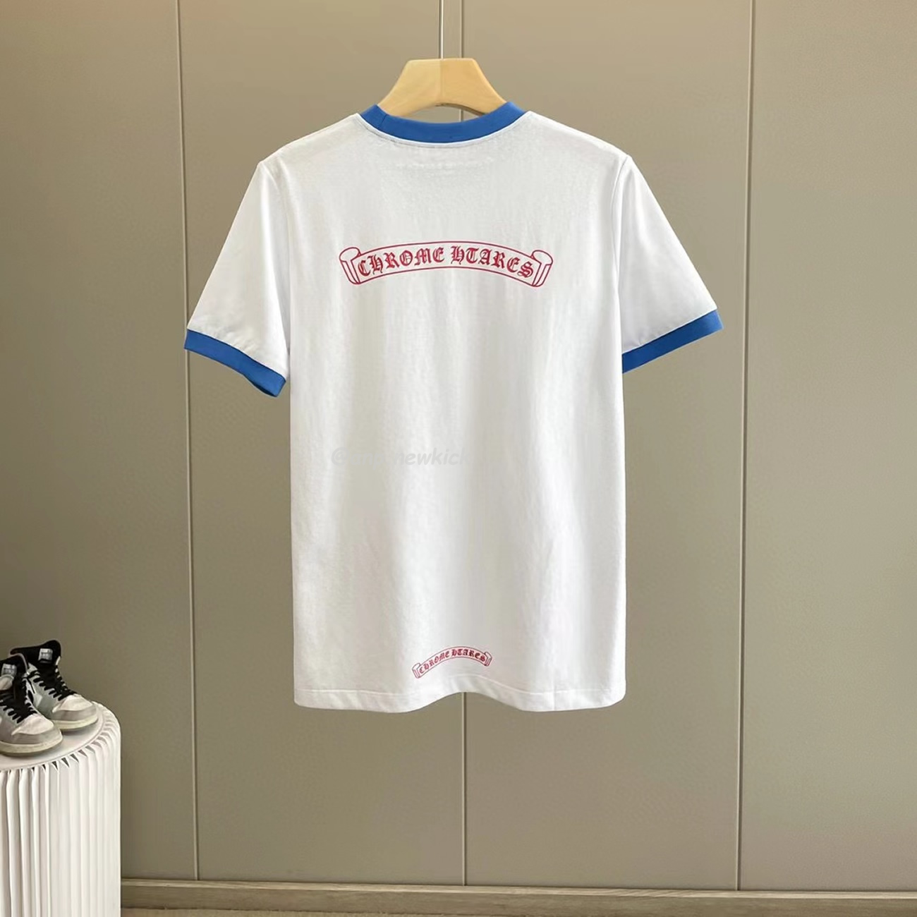 Chrome Hearts Horseshoe Logo Vintage White Short Sleeve Tee (3) - www.kitistry.com Chrome Hearts Horseshoe Logo Vintage White Short Sleeve Tee (3) - www.kitistry.com
