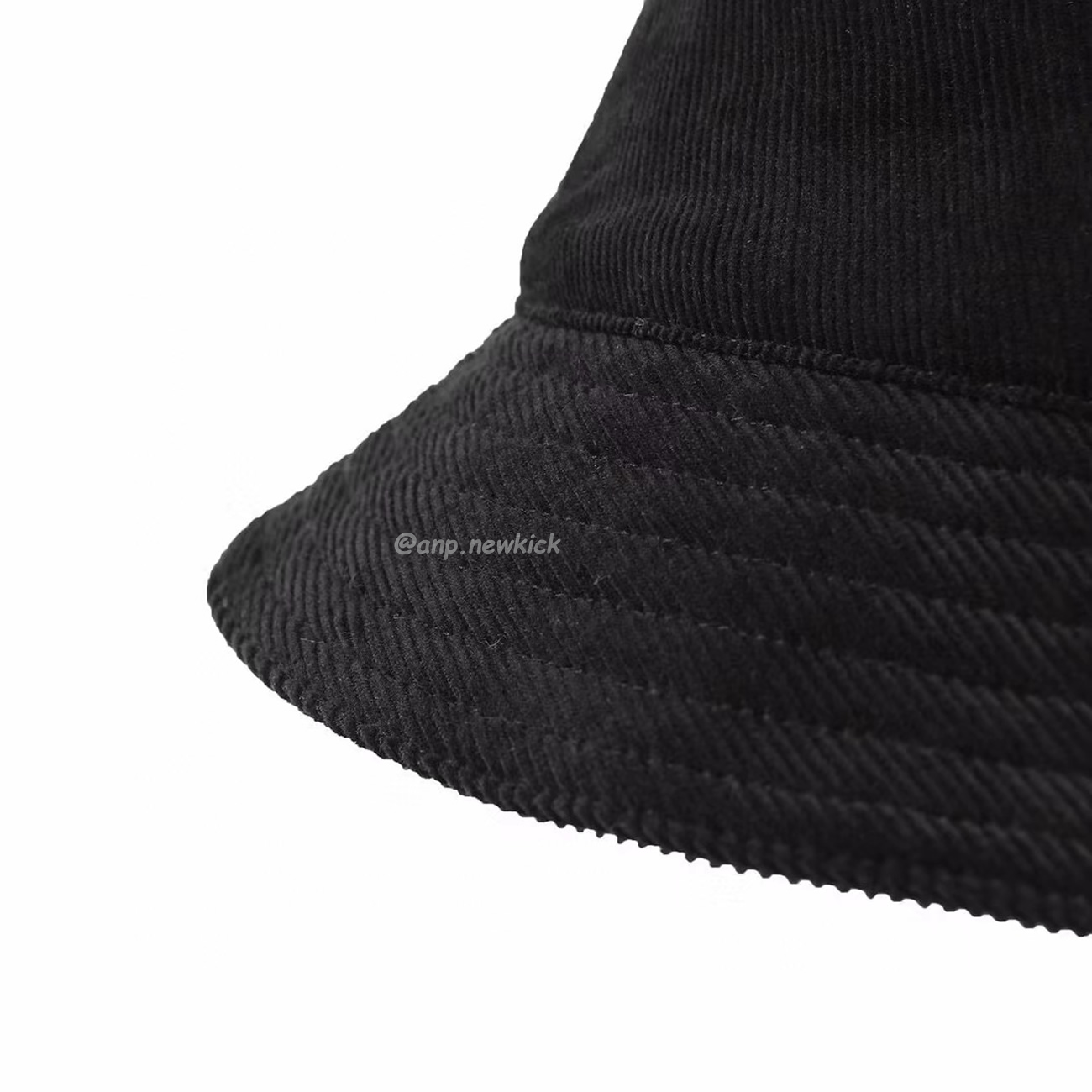 Prada Wide Brimmed Hats (2) - www.kitistry.com Prada Wide Brimmed Hats (2) - www.kitistry.com