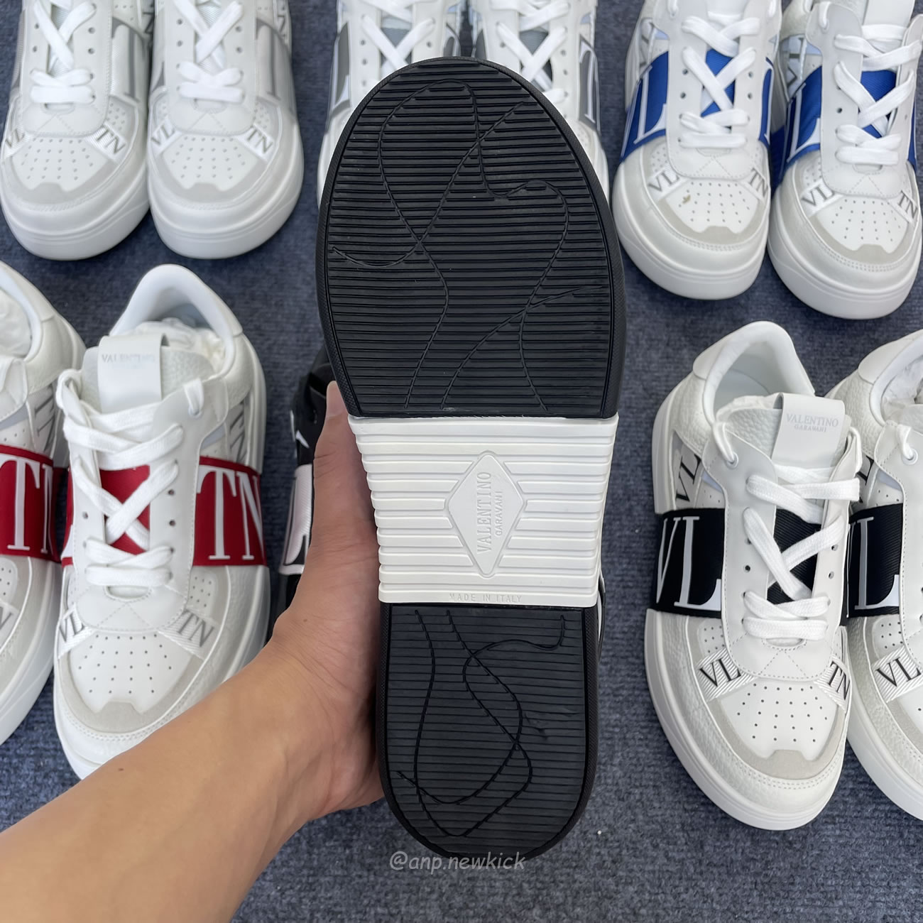 Valentino Garavani Vl7n Sneaker Low Top White Black Grey Red Blue Ys0c58wrq 24p (10) - www.kitistry.com Valentino Garavani Vl7n Sneaker Low Top White Black Grey Red Blue Ys0c58wrq 24p (10) - www.kitistry.com
