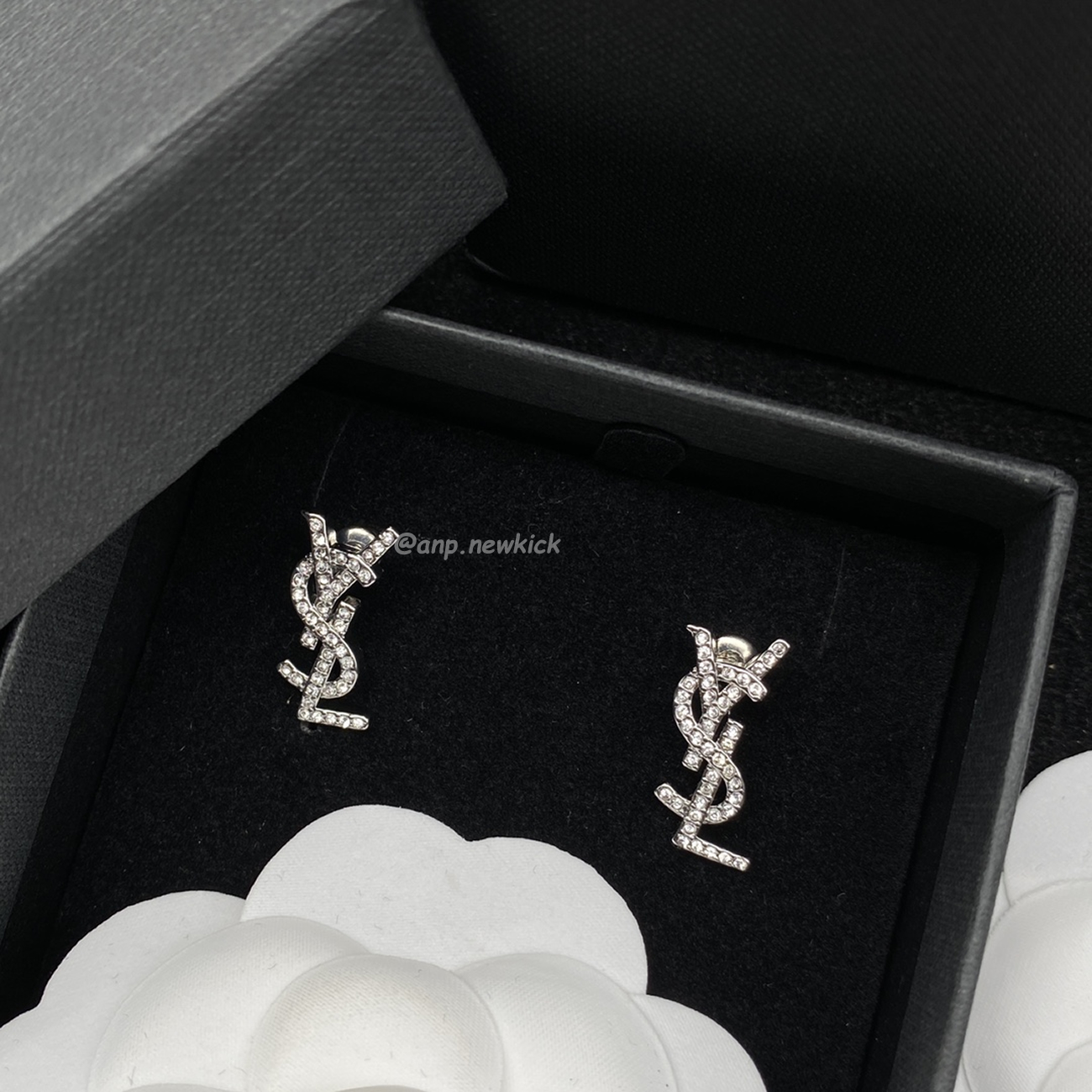 Saint Laurent Ysl Earrings 2 (6) - www.kitistry.com Saint Laurent Ysl Earrings 2 (6) - www.kitistry.com