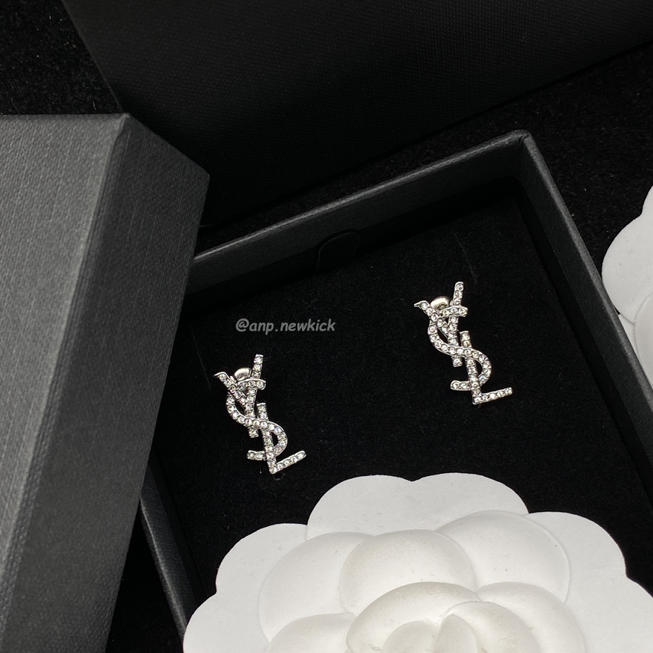 Saint Laurent Ysl Earrings 2 (7) - www.kitistry.com Saint Laurent Ysl Earrings 2 (7) - www.kitistry.com