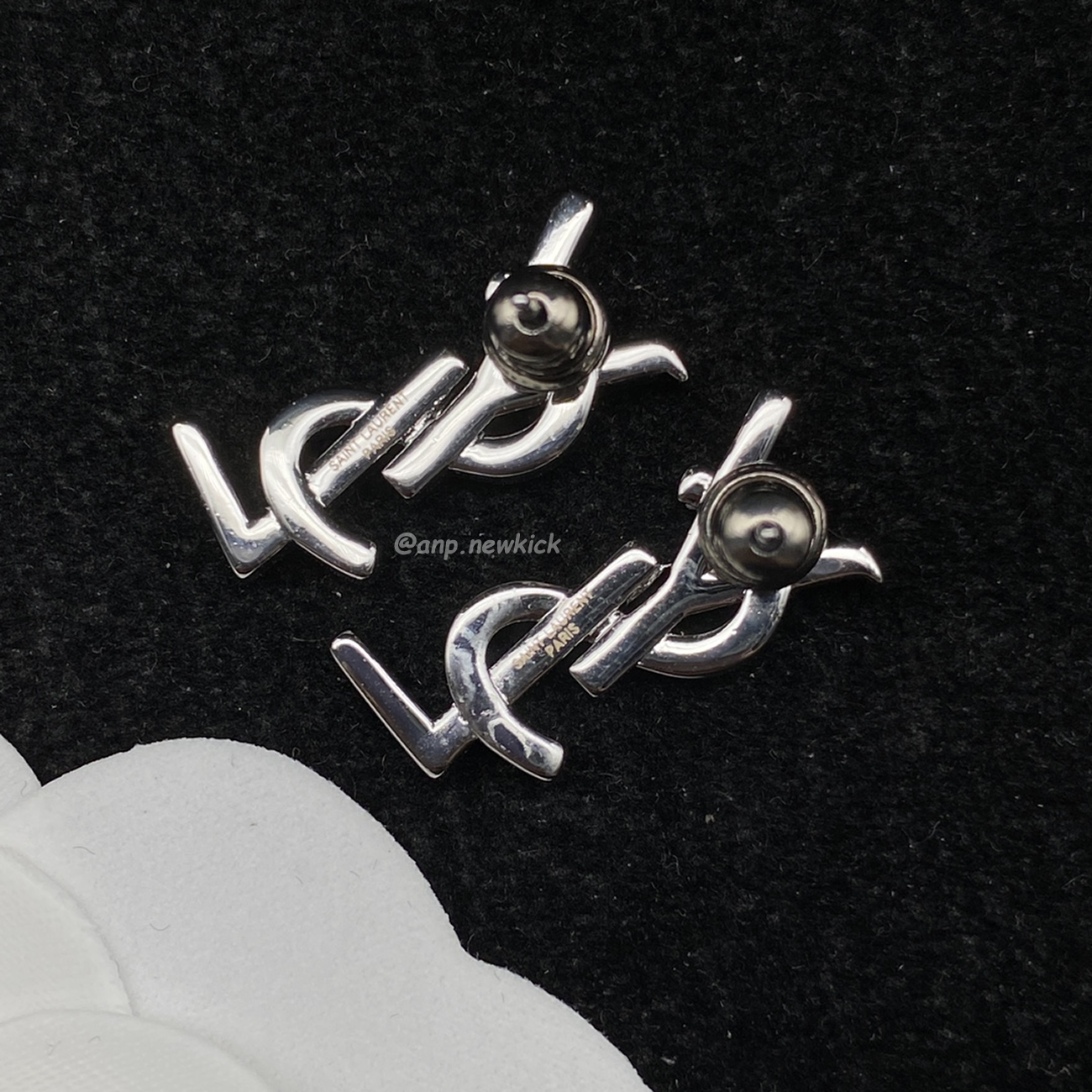 Saint Laurent Ysl Earrings 2 (9) - www.kitistry.com Saint Laurent Ysl Earrings 2 (9) - www.kitistry.com