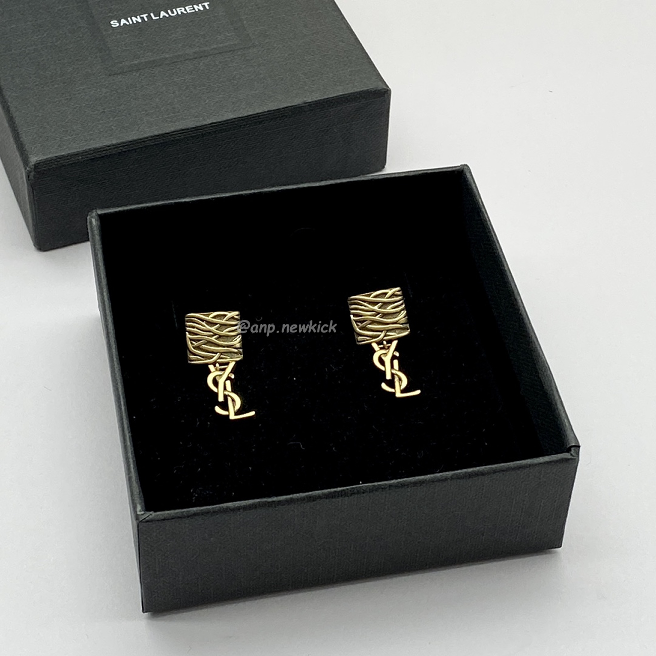 Saint Laurent Ysl Earrings 5 (5) - www.kitistry.com Saint Laurent Ysl Earrings 5 (5) - www.kitistry.com