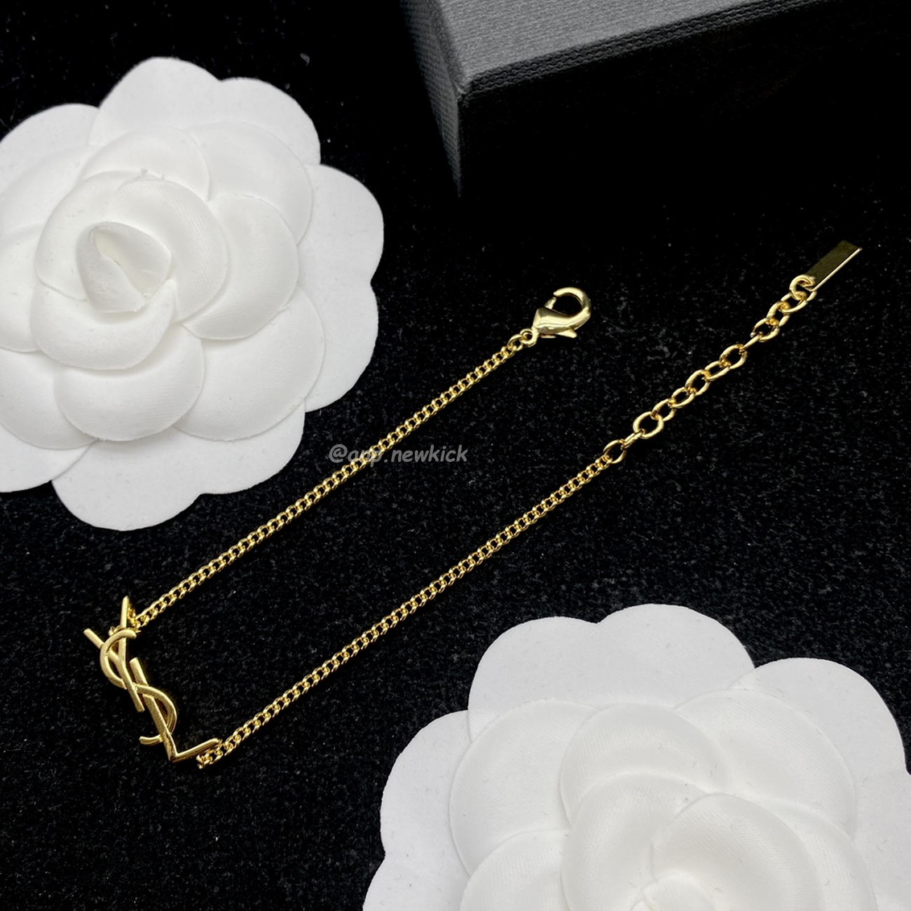 Saint Laurent Necklace Bracelet Suit (5) - www.kitistry.com Saint Laurent Necklace Bracelet Suit (5) - www.kitistry.com