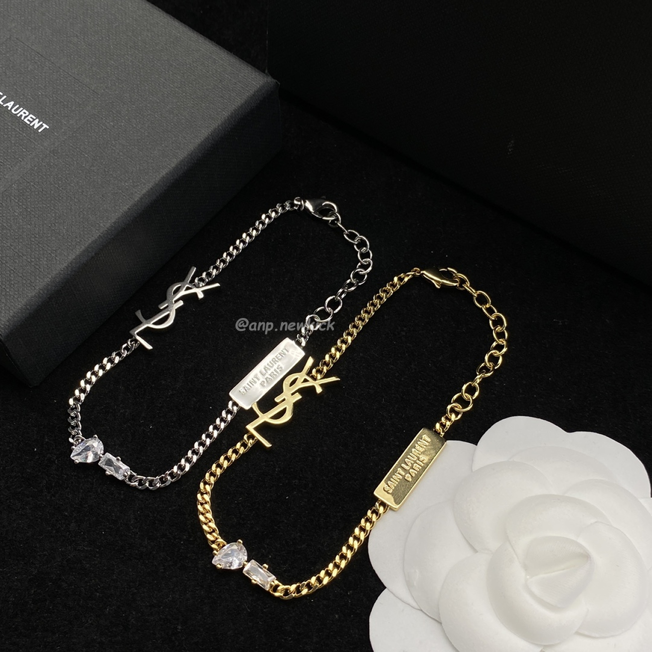 Saint Laurent Opyum Heart Charm Bracelet (1) - www.kitistry.com Saint Laurent Opyum Heart Charm Bracelet (1) - www.kitistry.com