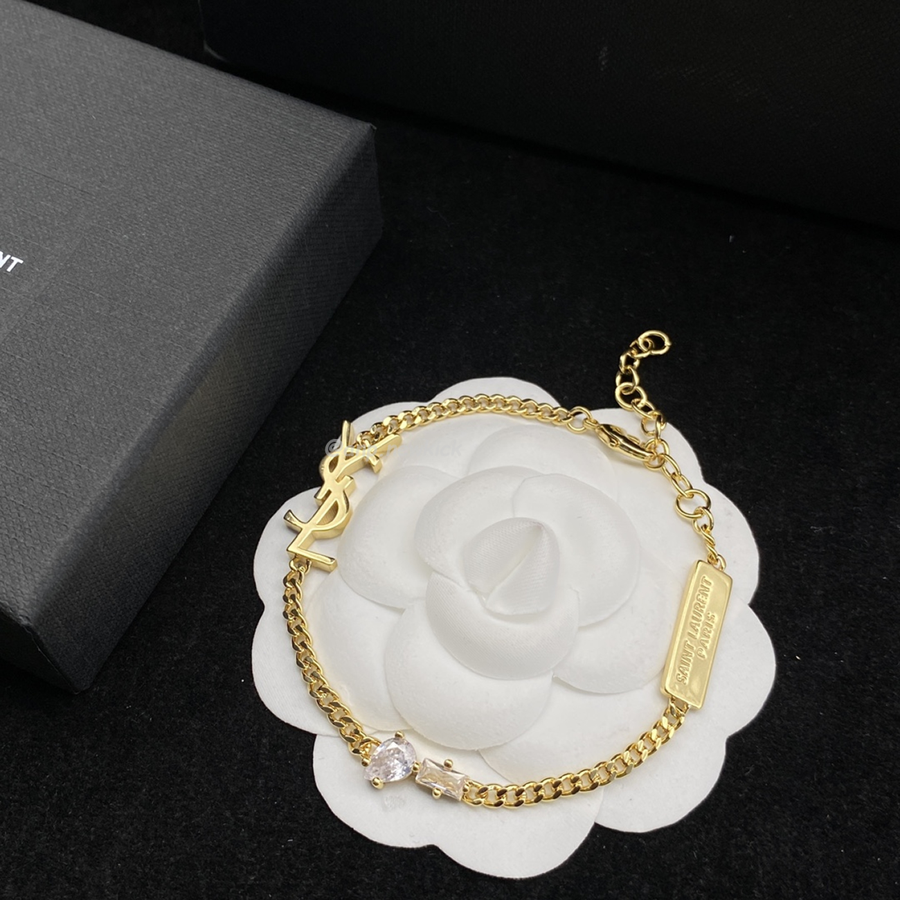 Saint Laurent Opyum Heart Charm Bracelet (4) - www.kitistry.com Saint Laurent Opyum Heart Charm Bracelet (4) - www.kitistry.com