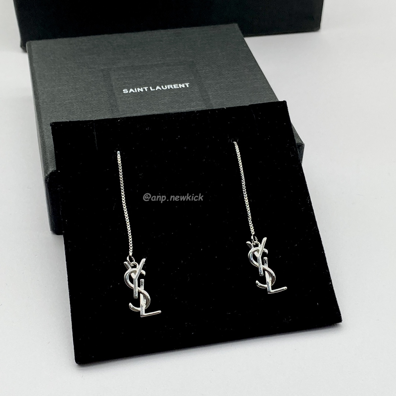 Saint Laurent Opyum Ysl Hanging Earrings (3) - www.kitistry.com Saint Laurent Opyum Ysl Hanging Earrings (3) - www.kitistry.com