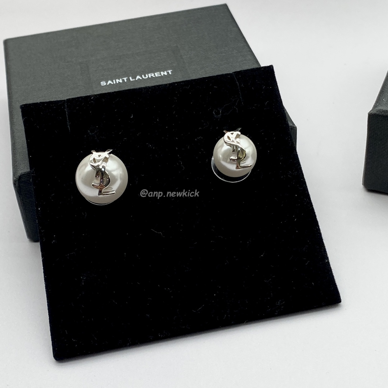 Saint Laurent Ysl Earrings (5) - www.kitistry.com Saint Laurent Ysl Earrings (5) - www.kitistry.com