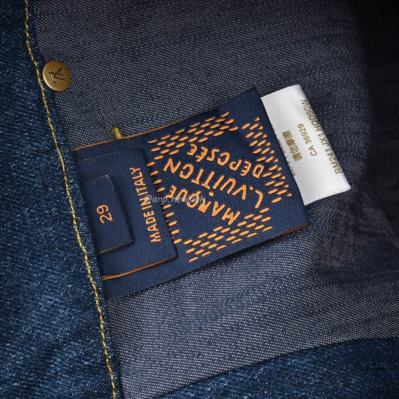 Louis Vuitton Embroidered Logo Denim Shorts (7) - www.kitistry.com Louis Vuitton Embroidered Logo Denim Shorts (7) - www.kitistry.com