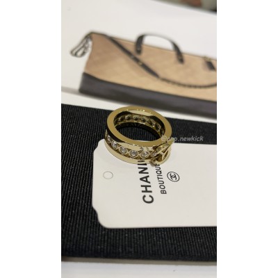 Chanel hollowed out rhinestone gold CC ring