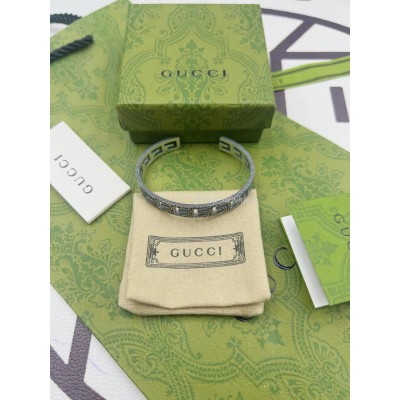 Gucci Bangle Square G Interlocking GB002B