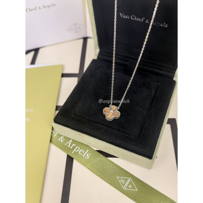 Vintage Alhambra necklace