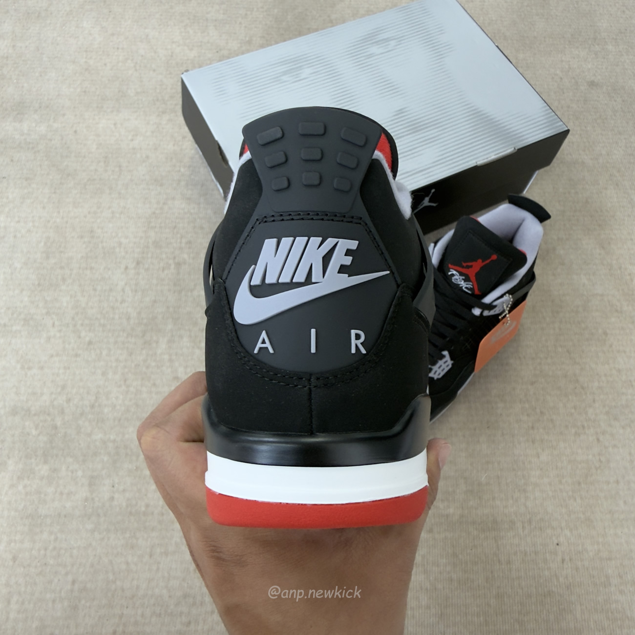 Air Jordan 4 Retro OG Bred (2026) IX8180-001