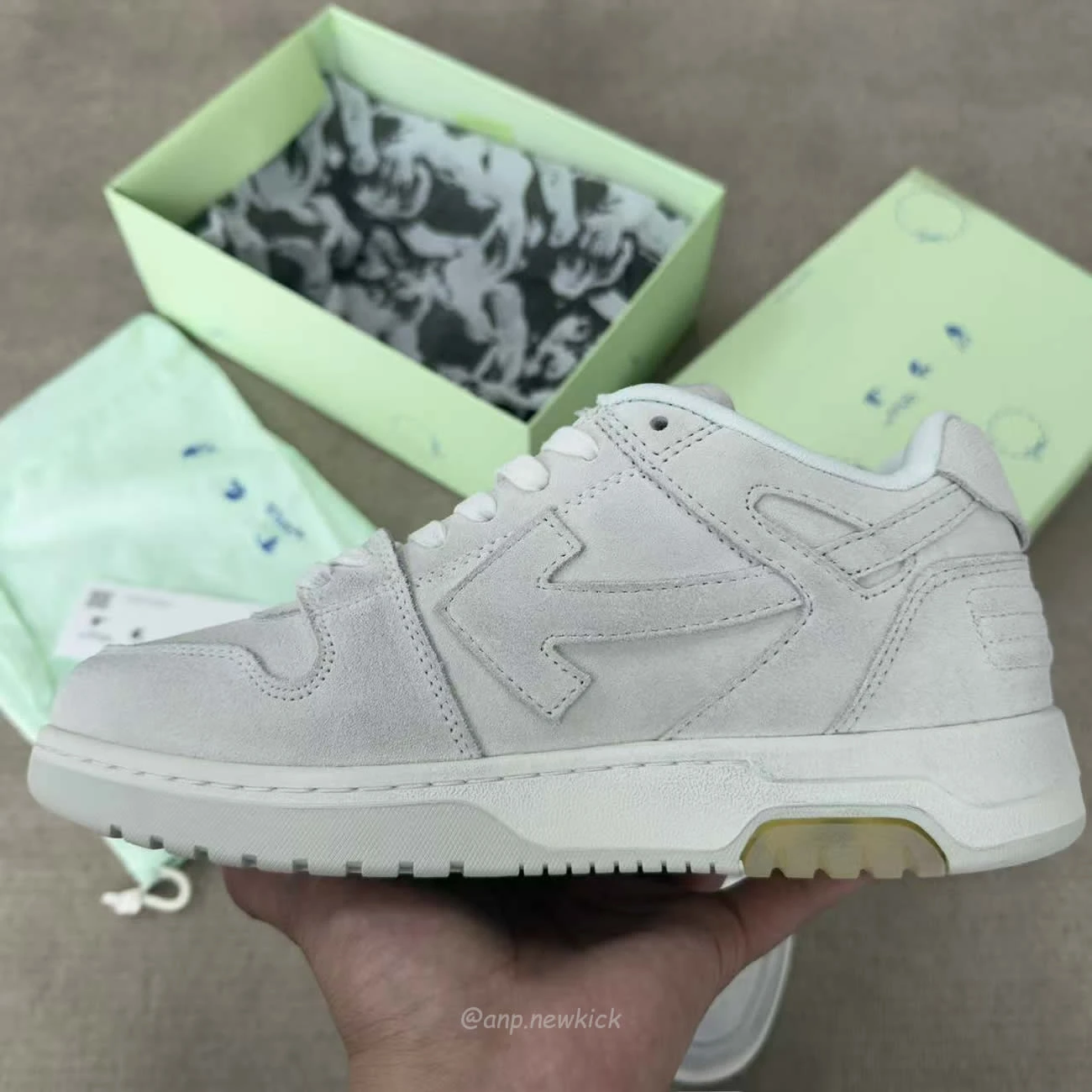 OFF-WHITE Out Of Office OOO Low Tops Vintage Suede Destressed White OMIA189F22LEA0120101