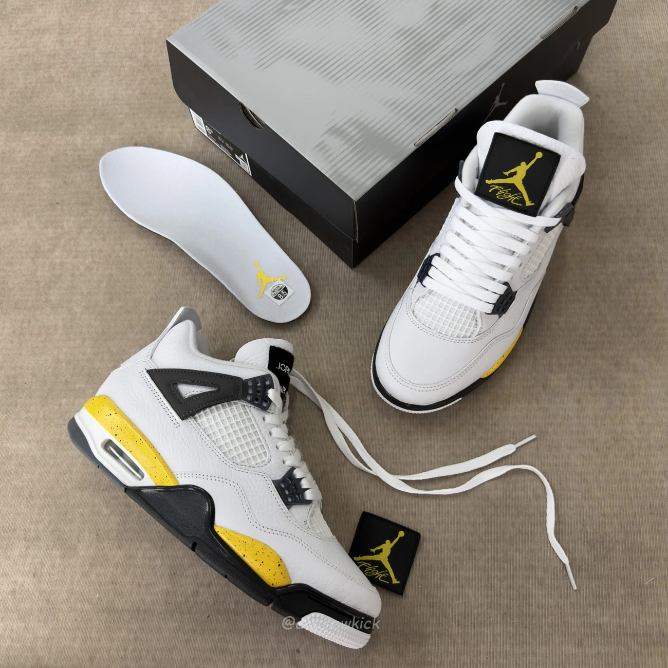 Air Jordan 4 Retro Rare Air Tour Yellow (2026) IO2463-102