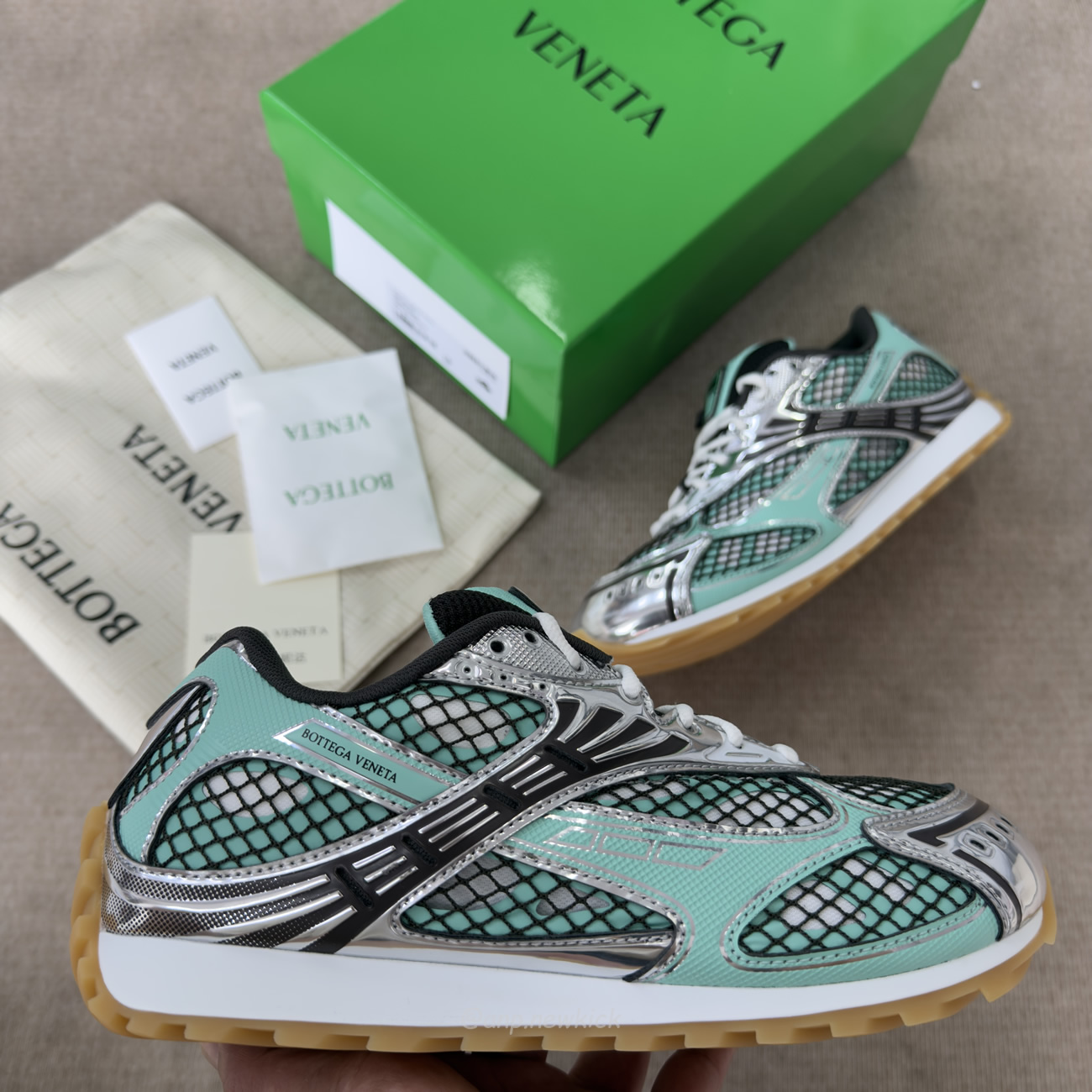 Bottega Veneta Orbit Green Oasis Espresso 741357 V2x40 3925 (2) - www.kitistry.com Bottega Veneta Orbit Green Oasis Espresso 741357 V2x40 3925 (2) - www.kitistry.com