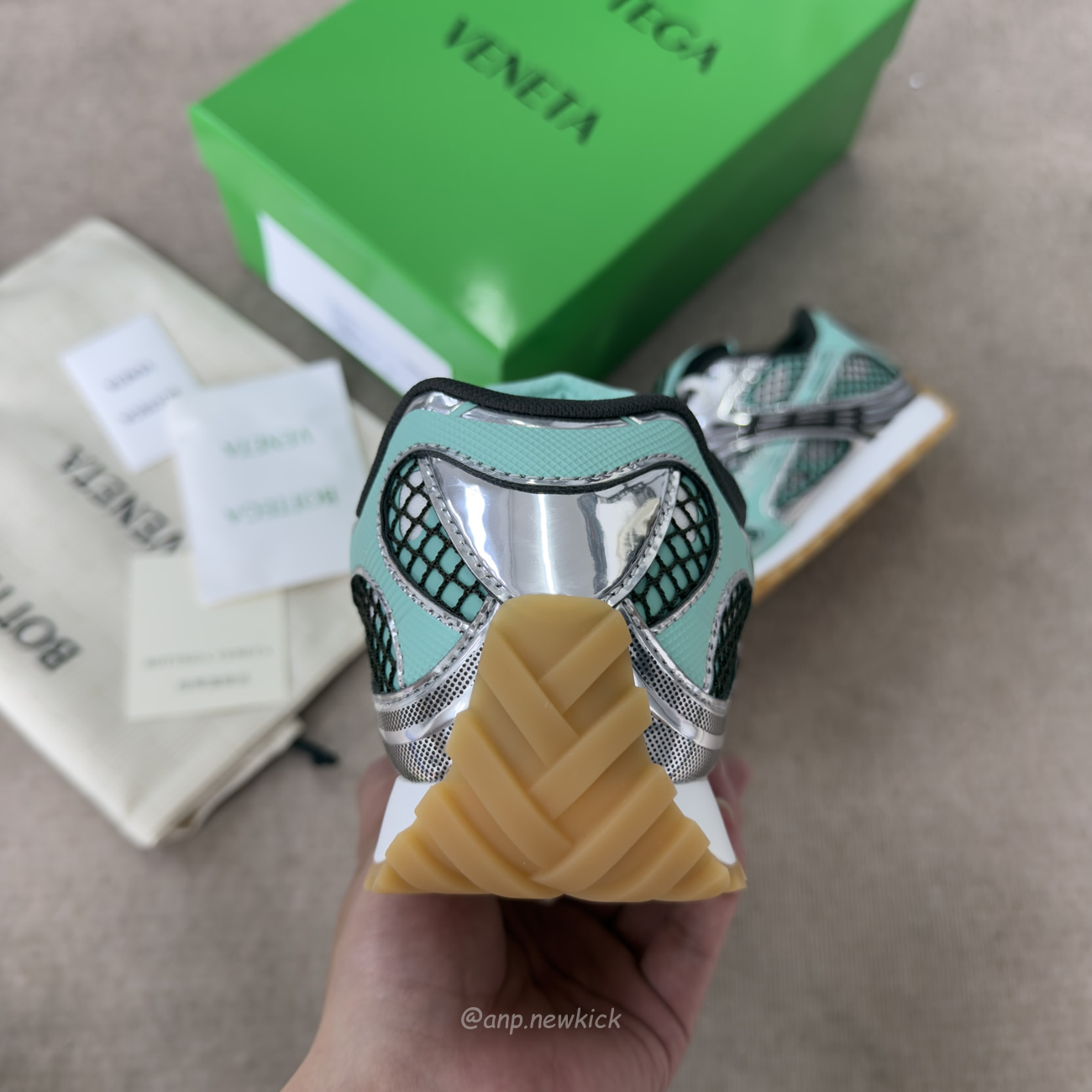 Bottega Veneta Orbit Green Oasis Espresso 741357 V2x40 3925 (7) - www.kitistry.com Bottega Veneta Orbit Green Oasis Espresso 741357 V2x40 3925 (7) - www.kitistry.com