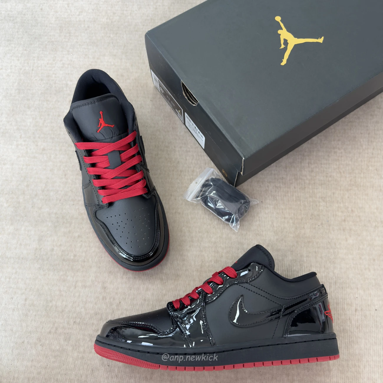 Air Jordan 1 Low Gym Black Red 553558 606 (7) - www.kitistry.com Air Jordan 1 Low Gym Black Red 553558 606 (7) - www.kitistry.com